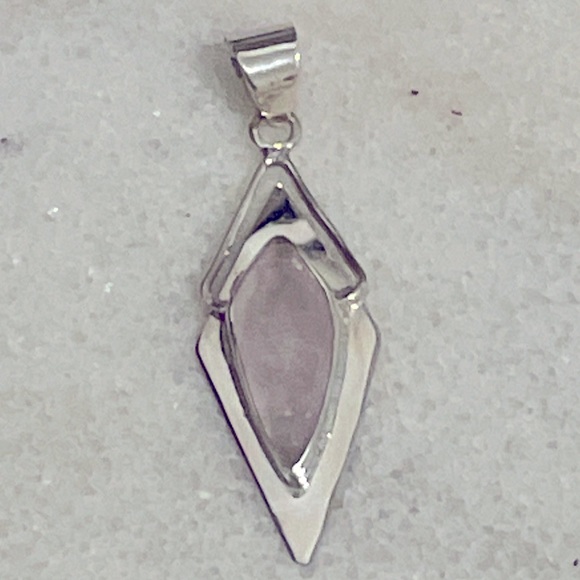 Rose Quartz (semi precious gemstone) 925 Sterling Silver Pendant - Picture 5 of 12